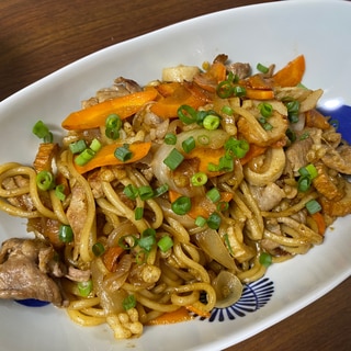 ちゃんぽん麺でちくわ入り焼きそば